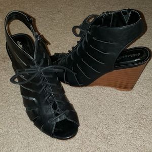 🖤 Cute ankle wedges 🖤